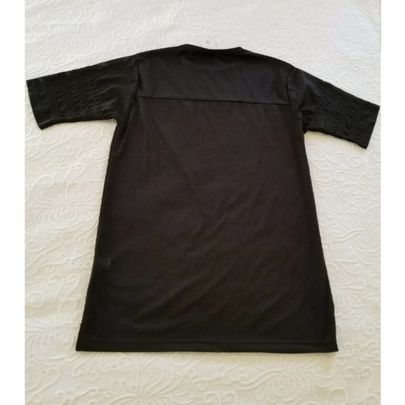 Basic elongated tee mesh sleeves and back tee Med - Picture 6 of 8